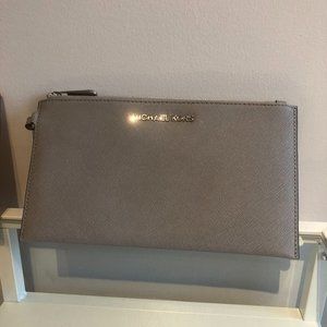 Stylish Clutch - Perfect For a Night Out!